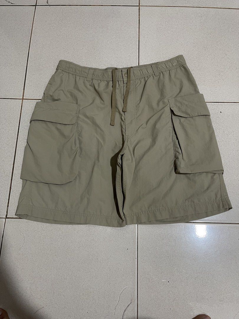 Uniqlo U Parachute Cargo Pants (Category: Shorts) located in Cavite. Submitted by s1nglest1tch.ph (Listing ID 1463477610, Image 2). Description: Size XL on tag 32-38 waist 21 length Excellent used condition No issue.