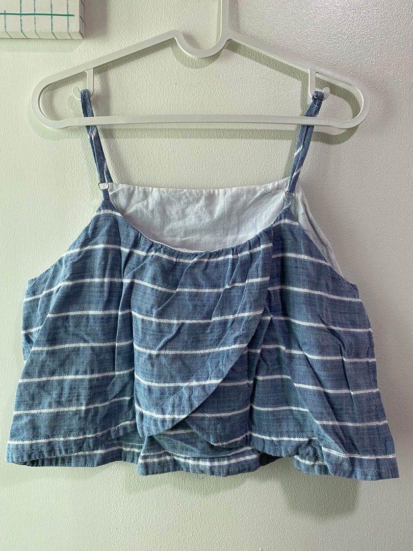 Universal Thread Blue Striped Top (Category: Others Tops) located in Caloocan City. Submitted by favestop (Listing ID 1463467535, Image 3). Description: - S-M.
