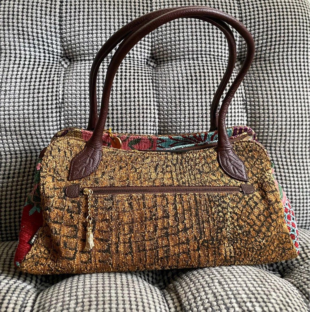 Unused Original Think Bee Shoulder (Category: Shoulder Bags) located in Bulacan. Submitted by thriftbagcollections (Listing ID 1463459391, Image 2). Description: Unused Original Think Bee Shoulder bag,Approx;H-6”W-12.5”D-3.5” handle 7.5” Php1,950.