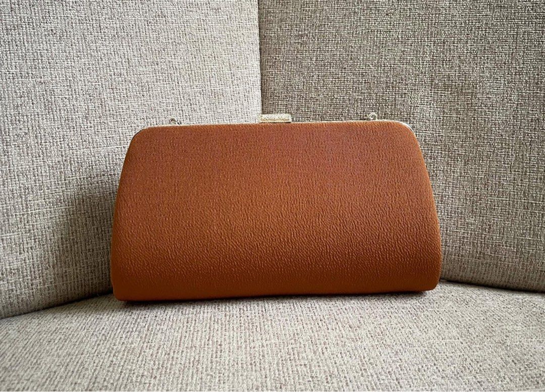 Unused Silk Clutch (Category: Clutches) located in Bulacan. Submitted by thriftbagcollections (Listing ID 1463461895, Image 2). Description: Unused Silk Clutch,Approx:H-4”W-7.5”.