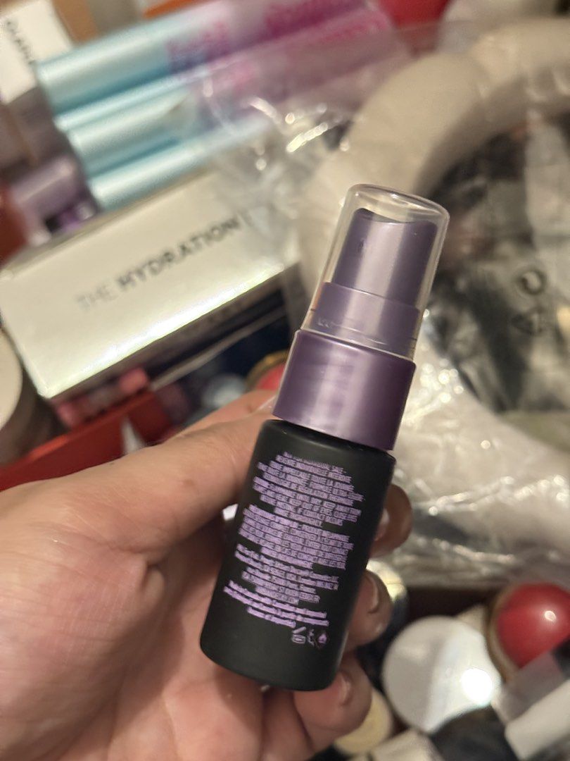 Urban decay setting spray (Category: Makeup) located in Quezon City. Submitted by quirksandcurls (Listing ID 1463441427, Image 2). Description: .