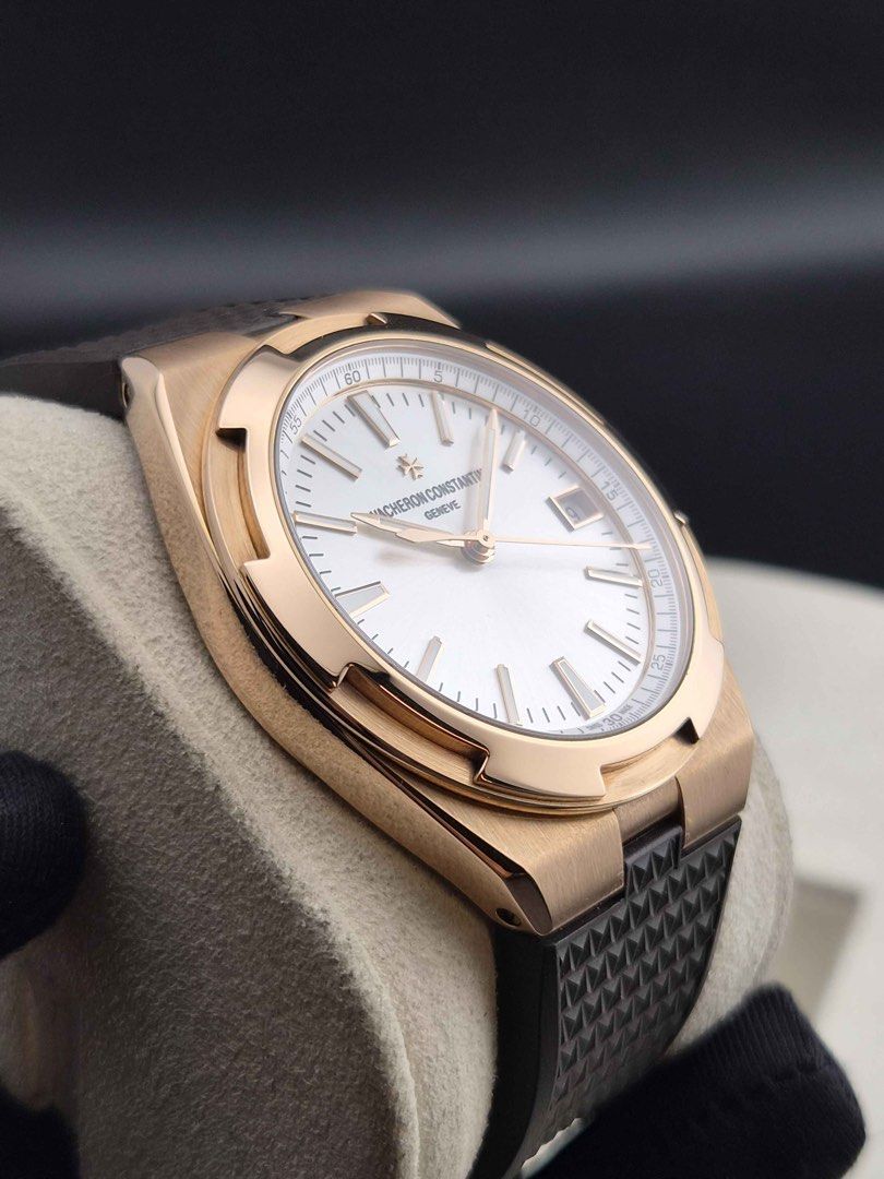 Vacheron Constantin Overseas 41 2023 (Category: Luxury Watches) located in Makati City. Submitted by tpx.ph (Listing ID 1463512590, Image 2). Description: Vacheron Constantin Overseas 41 2023 2.350M Cash Price 4500V/000R Good Condition Complete Set.