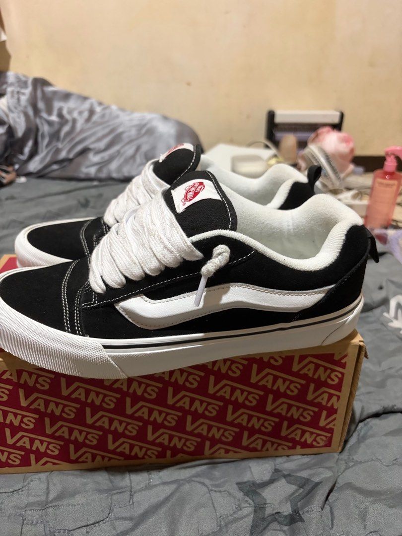 Vans Knu Skool (Category: Sneakers) located in Manila. Submitted by baileyyy105 (Listing ID 1463462726, Image 2). Description: Like new bought in Barcelona.