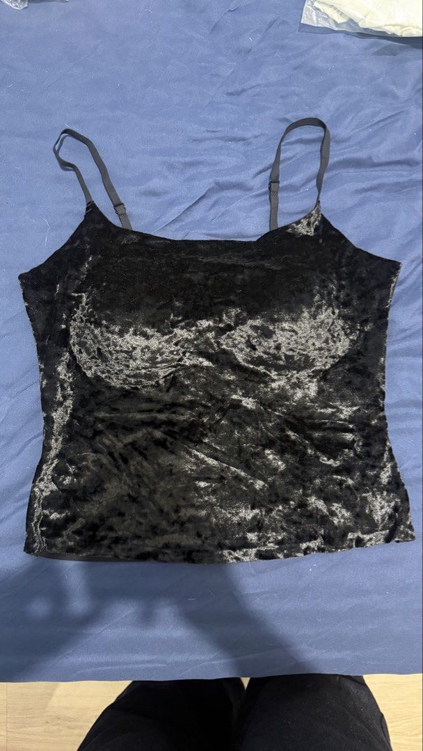 Velvet Padded Top (Category: Sleeveless) located in Quezon City. Submitted by dinesaur (Listing ID 1463374687, Image 1). Description: Freesize up to .