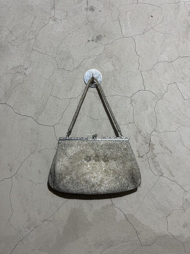 vintage beaded evening purse (Category: Purses & Pouches) located in Cagayan de Oro. Submitted by vintagevvvictim (Listing ID 1463481313, Image 2). Description: free for a purchase of ₱5,000 up!.
