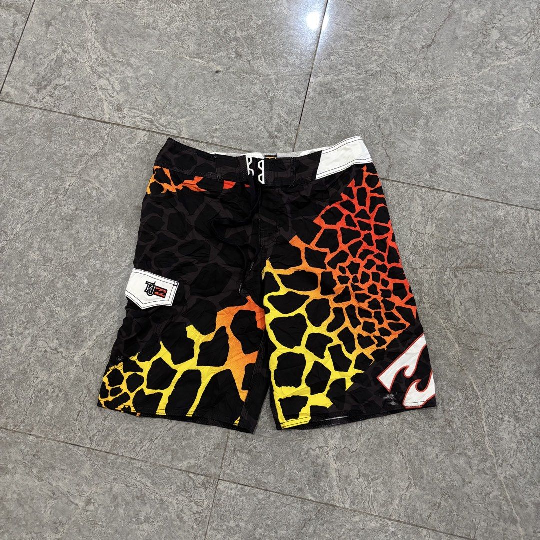Vintage Billabong BoardShort (Category: Shorts) located in Bacolod City. Submitted by Hanap_ukay (Listing ID 1463465053, Image 1). Description: Vintage Billabong BoardShort Size: 32 Length 21 Excellent Issue: See last pic 2,300.