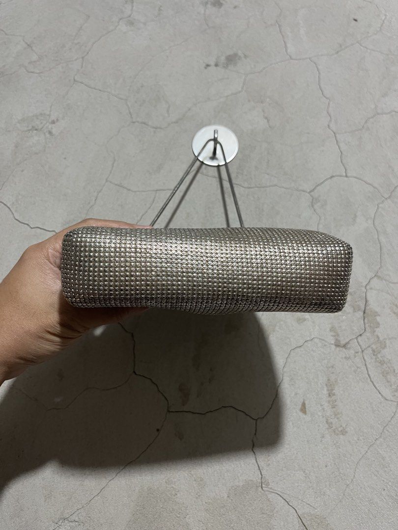 vintage chain mesh evening purse (Category: Purses & Pouches) located in Cagayan de Oro. Submitted by vintagevvvictim (Listing ID 1463481116, Image 3). Description: Free for a purchase of ₱5,000 up!.