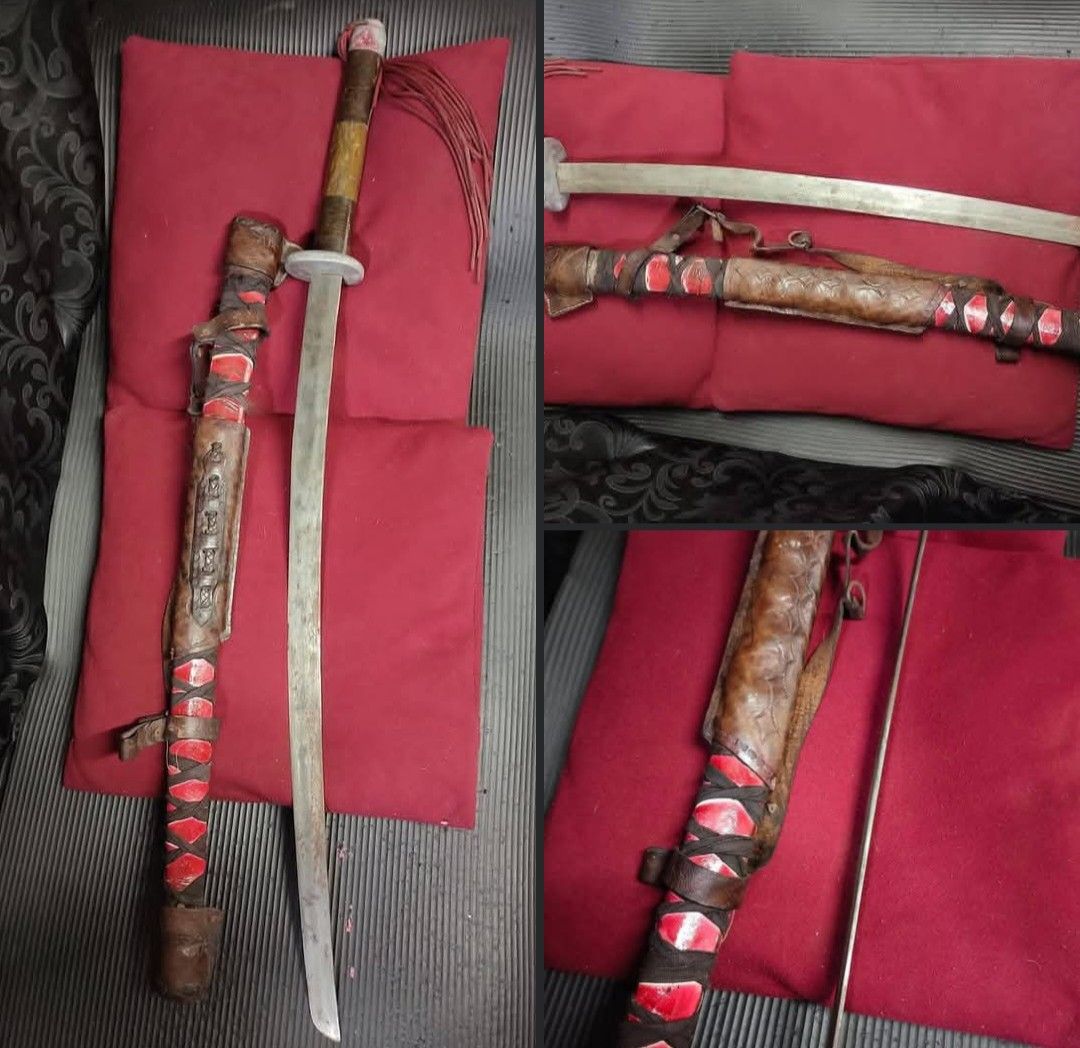Vintage Collectible (Category: Vintage Collectibles) located in Mandaluyong City. Submitted by theforgottentreasures (Listing ID 1463489414, Image 1). Description: 6800 pesos!!! 📌 Vintage Philippine Native Sword x Katana Style Collectible a custom made piece more than 3ft what you see is what you get.