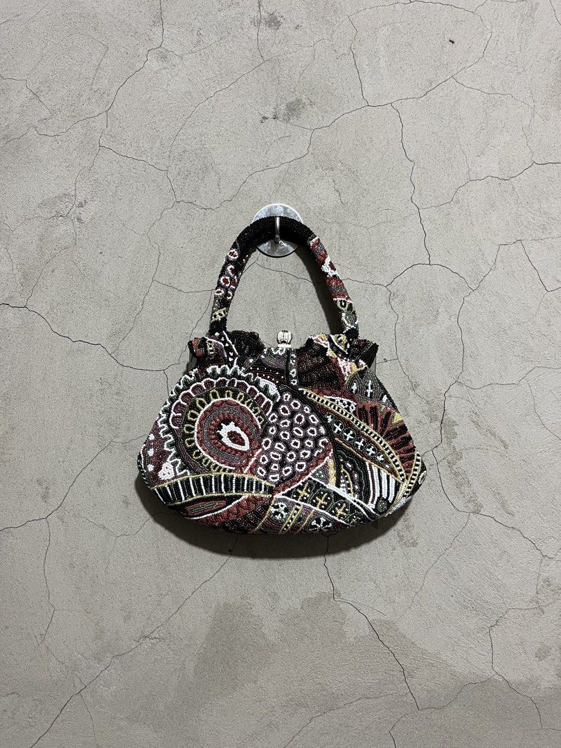 vintage fully beaded evening purse (Category: Purses & Pouches) located in Cagayan de Oro. Submitted by vintagevvvictim (Listing ID 1463481660, Image 1). Description: excellent condition fully handbeaded.