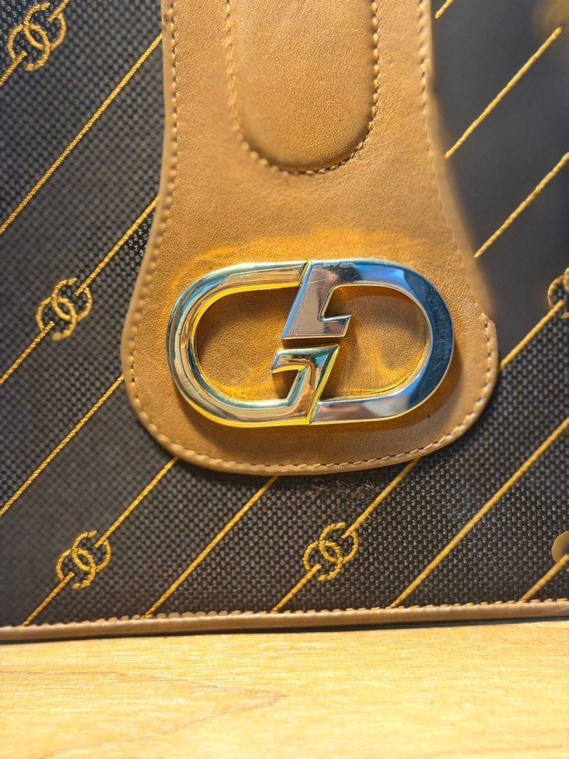 Vintage Gucci bag (Category: Cross-body Bags) located in Angadanan. Submitted by brightearth-ca44 (Listing ID 1463469734, Image 3). Description: Rare 1970s Vintage GG crossbody bag 😍 15k only 🥰 In pristine condition (no issue) Authentic 💯 Collector bag ✅Courier: J&T (c/o buyer) ✅Open for Layaway for up to 2months(30%DP, 35%1stmonth,35%2ndmonth)- you will get the bag once fully paid ✅ No to bogus buyers ✅No COD, mine now pay now.