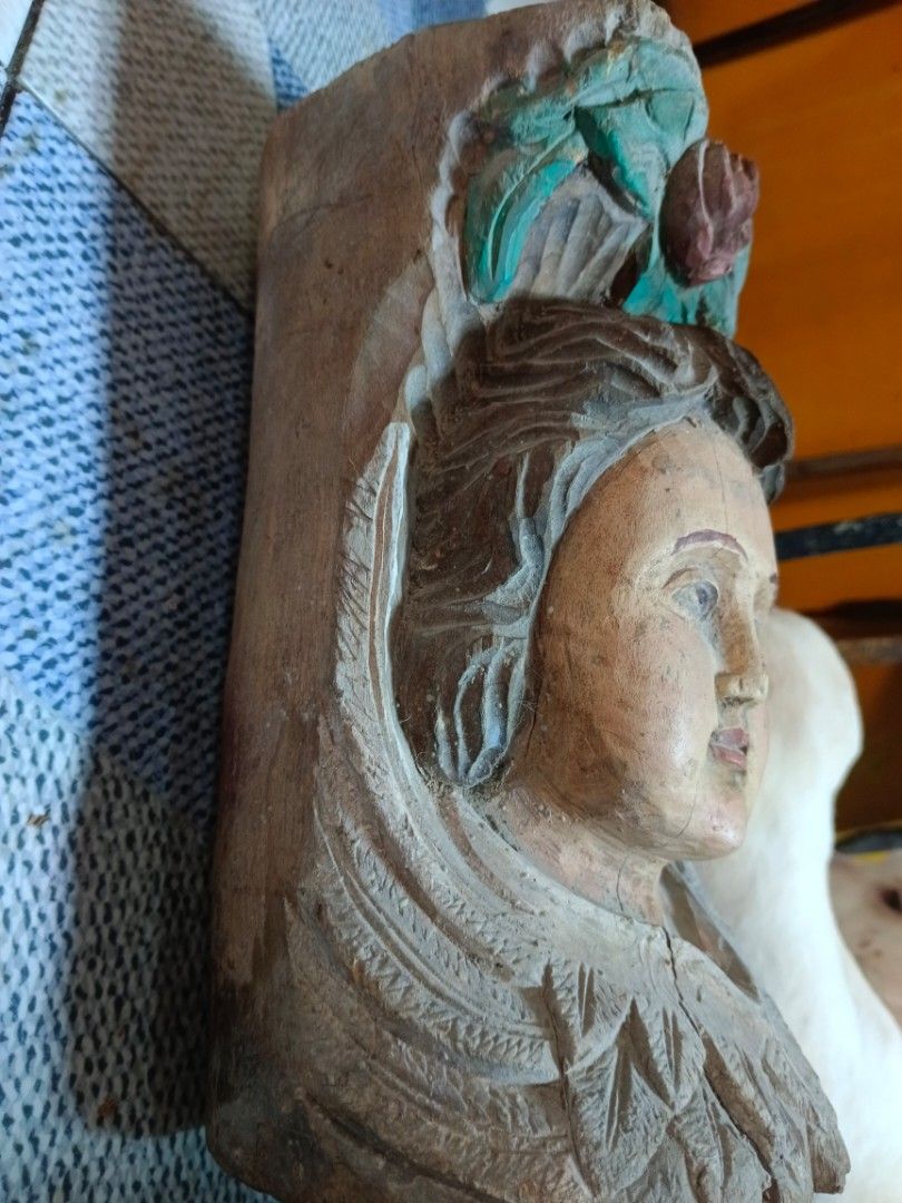 Vintage Santo (Category: Vintage Collectibles) located in Mandaluyong City. Submitted by theforgottentreasures (Listing ID 1463346014, Image 2). Description: 2500 pesos!!! 📌 Vintage Santo Wood 11 inches solid wood what you see is what you get.