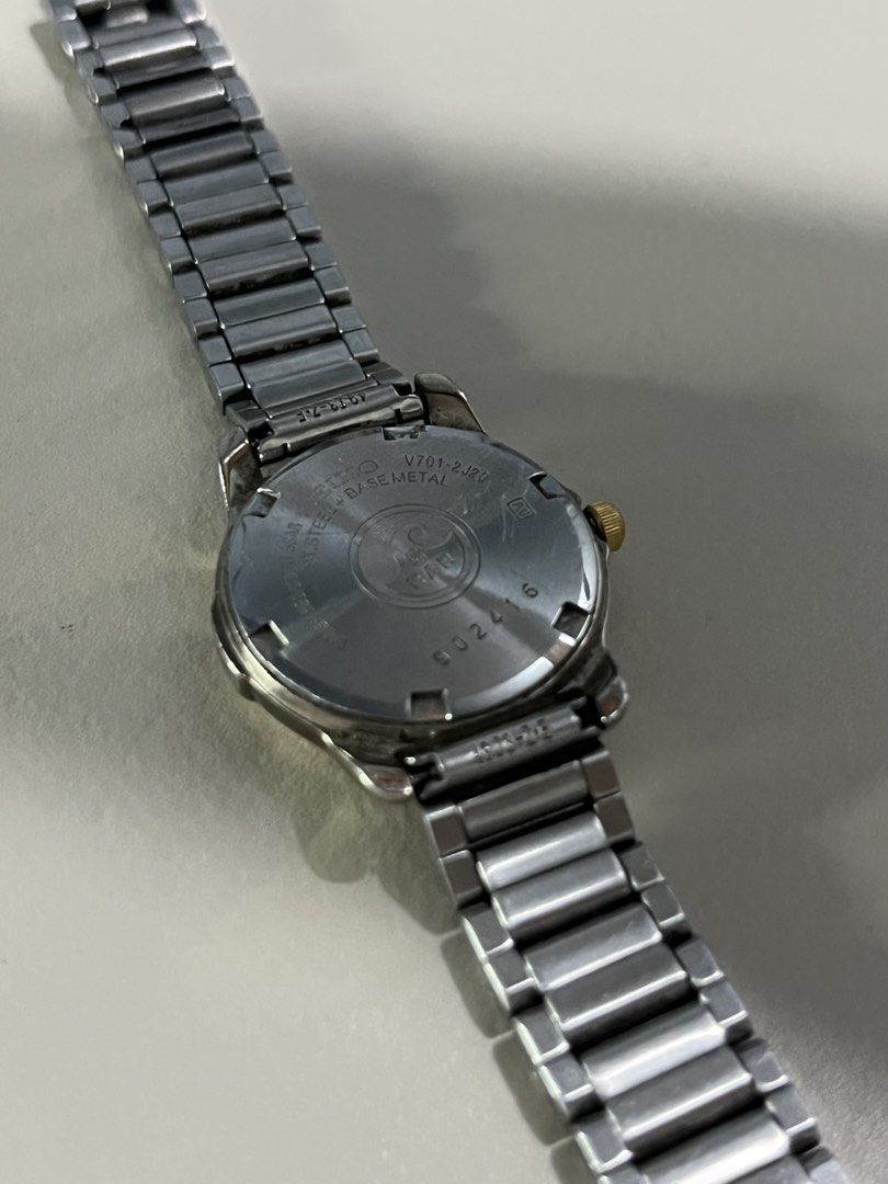 VINTAGE SEIKO WATCH V701-2J20 (Category: Women's Watches) located in Manila. Submitted by milamartina123 (Listing ID 1463488031, Image 3). Description: SEIKO V701-2J20 TWO TONED QUARTZ ANALOG WOMEN’S WATCH working, has sign of usage tondo, manila loc no return/refund once settled.