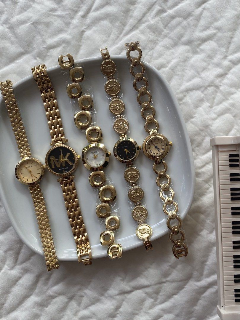 Vintage Watches (Category: Women's Watches) located in Tumauini. Submitted by bihisbyme (Listing ID 1463422425, Image 1). Description: 📍FAQs PAKI BASA ❓Non tarnish po ba? — Yes. with proper care, manage your expectations. ❓Adjustable po ba? - Yes po ❓Waterproof? — No. Again manage your expectations, water resistant lang po. ❓With box na ba? — Yes. Included na po. .