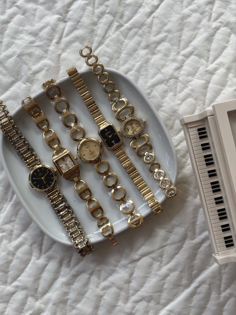 Vintage Watches (Category: Women's Watches) located in Tumauini. Submitted by bihisbyme (Listing ID 1463451213, Image 2). Description: 📍FAQs PAKI BASA ❓Non tarnish po ba? — Yes. with proper care, manage your expectations. ❓Adjustable po ba? - Yes po ❓Waterproof? — No. Again manage your expectations, water resistant lang po. ❓With box na ba? — Yes. Included na po. .