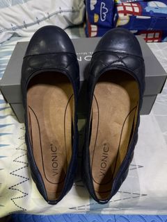 (Category: ) located in . Submitted by aprilluxcloset0812 (Listing ID 1463479183, Image 1). Description: .
