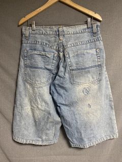 (Category: ) located in . Submitted by ukaythriftshirt (Listing ID 1463399374, Image 1). Description: .