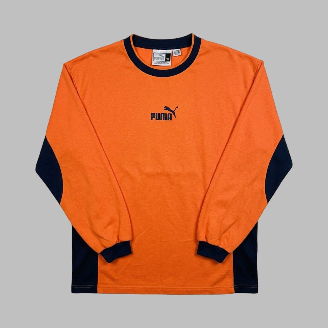 Vtg Puma Sweatshirt (Category: Hoodies) located in Dagupan City. Submitted by old_soul_finds.ph (Listing ID 1463514895, Image 1). Description: Dimensions : L30 x W24 Color Rate : 9.5 / 10 Issues : ❌ Excellent condition Mine for only ₱800 📍Loc : Pangasinan MOP : Gcash MOD : J&T express / Ava pasabay if around Pangasinan.