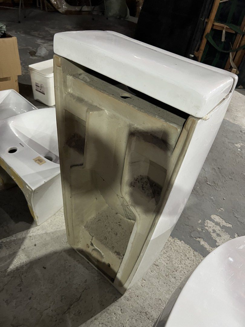 Hk gening wall hung ceramic urinal (Category: Bathroom & Kitchen Fixtures) located in Paranaque City. Submitted by pilipinashop (Listing ID 1460887474, Image 3). Description: Brand new warehouse sale .