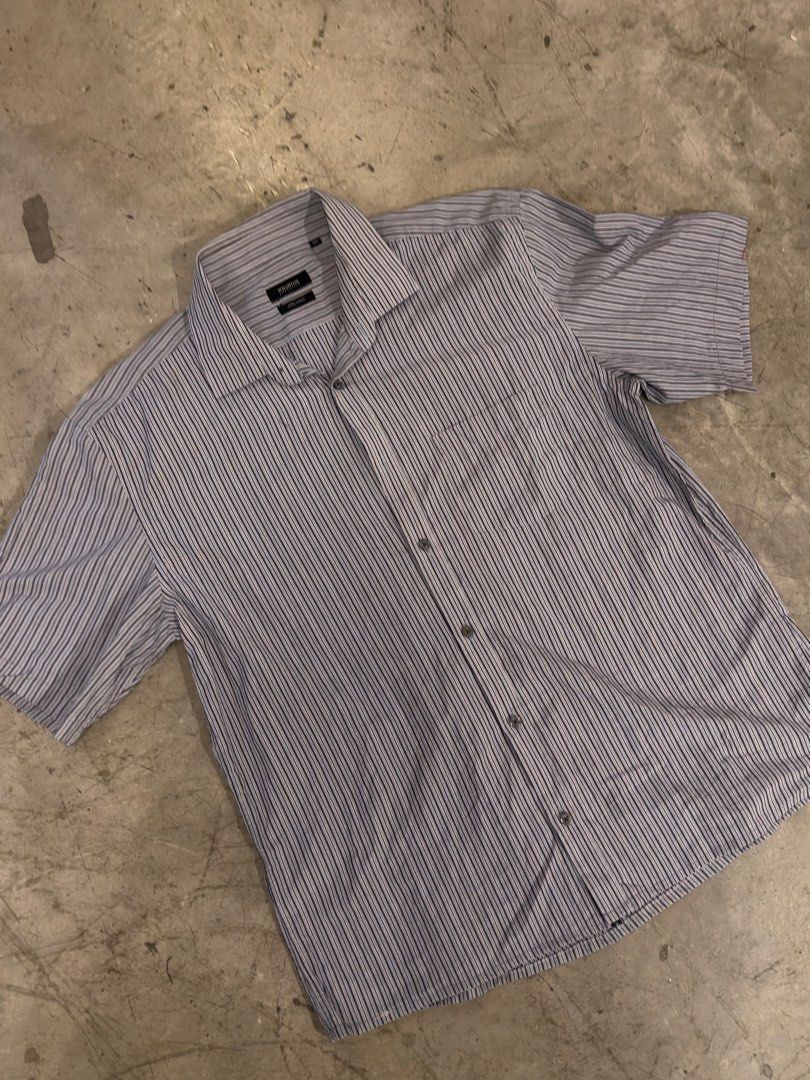 Wharton Boxy Crop Polo(Reworked) (Category: Tshirts & Polo Shirts ) located in Samal. Submitted by jorts26 (Listing ID 1463372896, Image 2). Description: Wharton Boxy Cropped Polo(Reworked) Dimes:22.5x28 Flaws:None Price:₱450 Condition:Excellent Location:Bataan Shipping:J&T or LBC Negotiable .