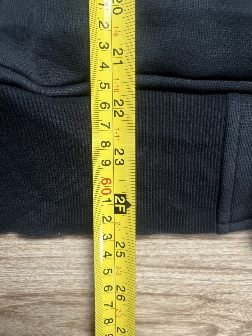 what is isnt art by mark gonsalez (Category: Coats, Jackets and Outerwear) located in Cebu City. Submitted by fierce.vincent (Listing ID 1463468346, Image 3). Description: what is isnt art by mark gonsalez like new condition 22 x 25 / fit large 1200 + sf.