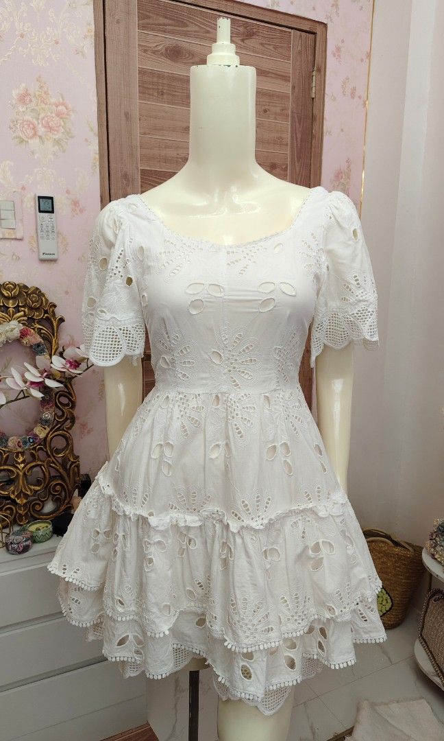 White Eyelet Mini Dress (Category: Dresses) located in Pagudpud. Submitted by altheacee063978 (Listing ID 1463381064, Image 2). Description: .