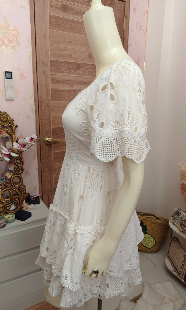 White Eyelet Mini Dress (Category: Dresses) located in Pagudpud. Submitted by altheacee063978 (Listing ID 1463381064, Image 3). Description: .