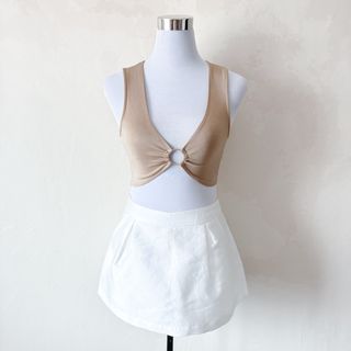 (Category: ) located in . Submitted by rosywardrobe (Listing ID 1463518557, Image 1). Description: .