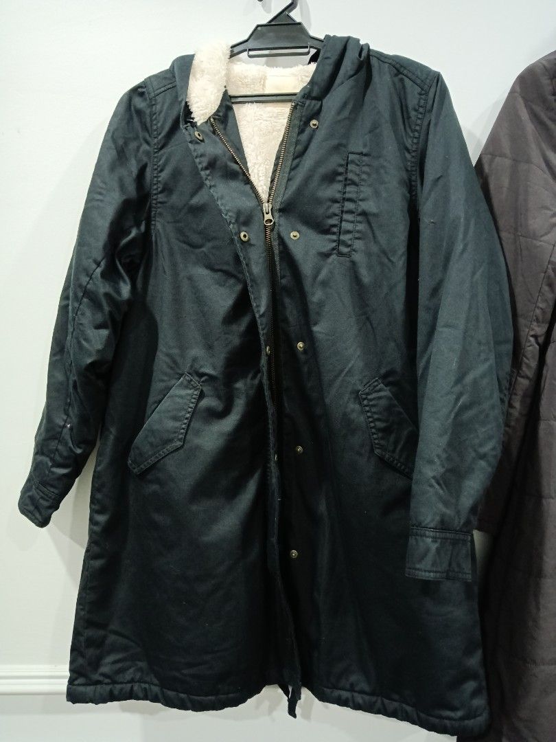 Winter jacket (Category: Coats, Jackets and Outerwear) located in Bangi. Submitted by prelovedcantik005 (Listing ID 1463555281, Image 3). Description: fit to L pos rm10 rm90 each.