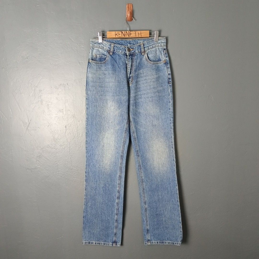 Women's - Celine (Category: Jeans) located in Bacolod City. Submitted by drop.ph (Listing ID 1463451605, Image 2). Description: Celine - Denim *Fits 26-27 Length - 41, Leg Opening - 8 *Excellent *No flaws *Price: 880php *Add SF if outside Bacolod City .
