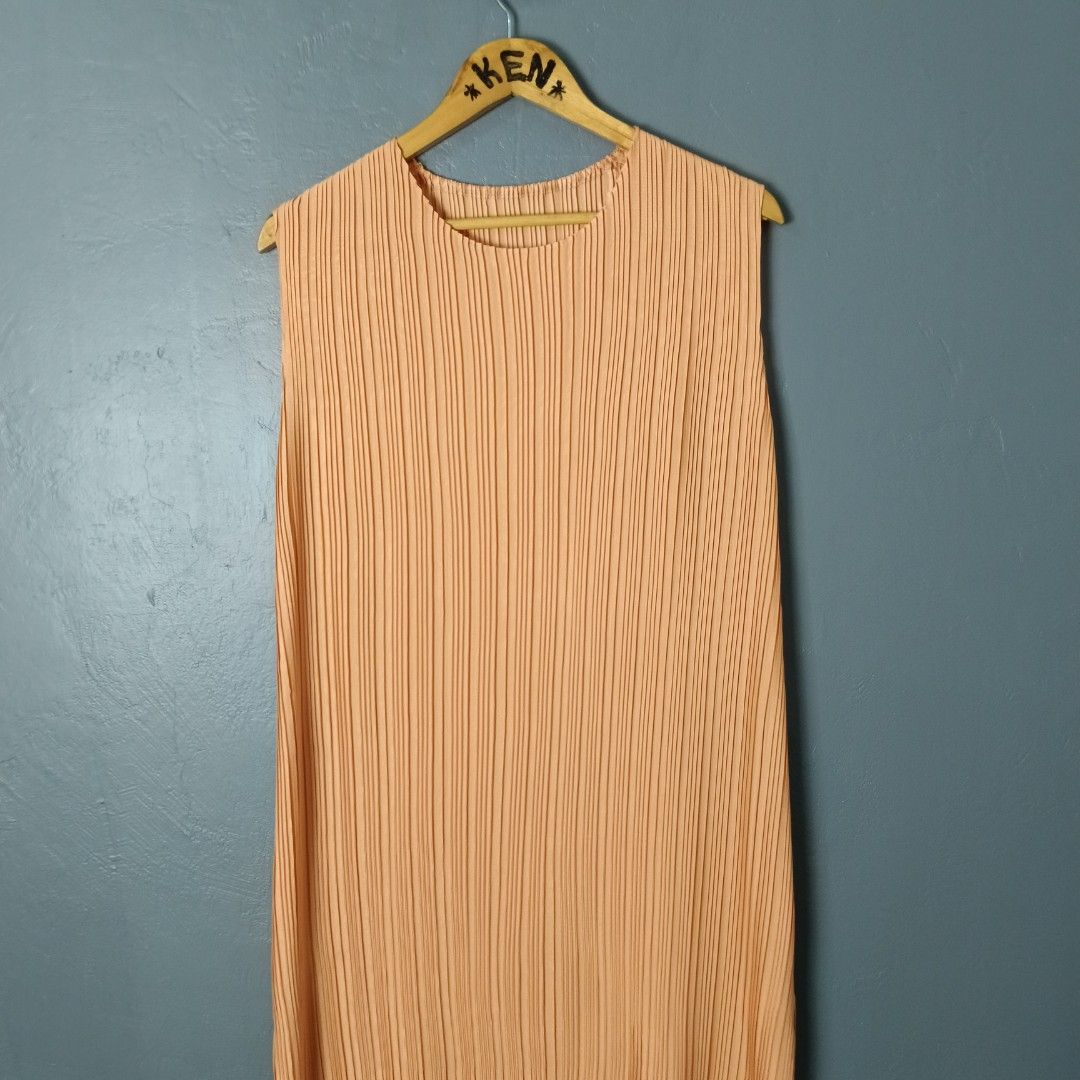 Women's - Pleats Me (Category: Dresses) located in Bacolod City. Submitted by drop.ph (Listing ID 1463381226, Image 1). Description: Pleats Me - Dress Authentic *Free Size - W - 17 and up, Length - 42.5 *Excellent *No Flaws *Price: 1,000php *Add SF if outside Bacolod City .