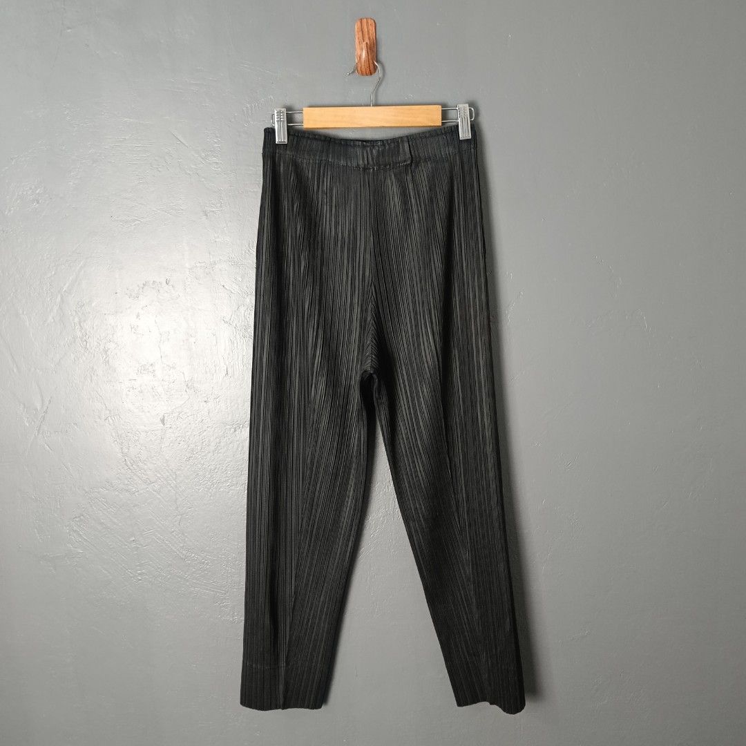 Women's - Pleats Please (Category: Other Bottoms) located in Bacolod City. Submitted by drop.ph (Listing ID 1463418301, Image 3). Description: Pleats Please *Fits 24 and up, Length - 34.5 *Excellent *No Flaws *Price: 1,000php *Add SF if outside Bacolod City .