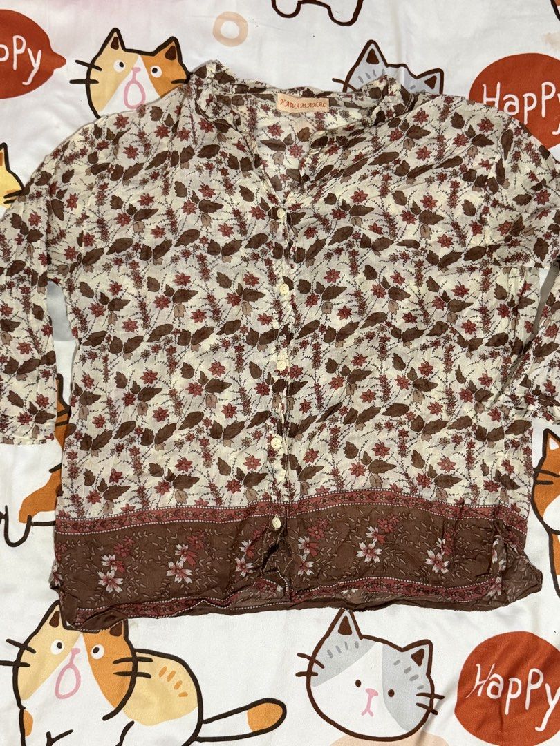 Women’s Tops (Category: Shirts) located in Caloocan City. Submitted by rohllee (Listing ID 1463553273, Image 2). Description: Women’s Top 50each Take all for 400 .