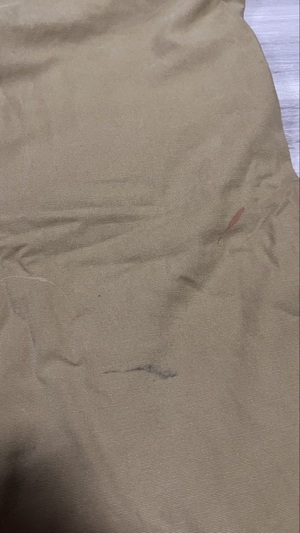 Wrangler Authentics Khaki Carpenter Pants (Category: Jeans) located in Cabuyao City. Submitted by bulandos (Listing ID 1463435012, Image 3). Description: - Wrangler Authentics khaki carpenter pants - Durable workwear style - Features stains and marks consistent with work pants - Small patch on right thigh - Small tear on left leg - Still has plenty of life for work or casual wear.