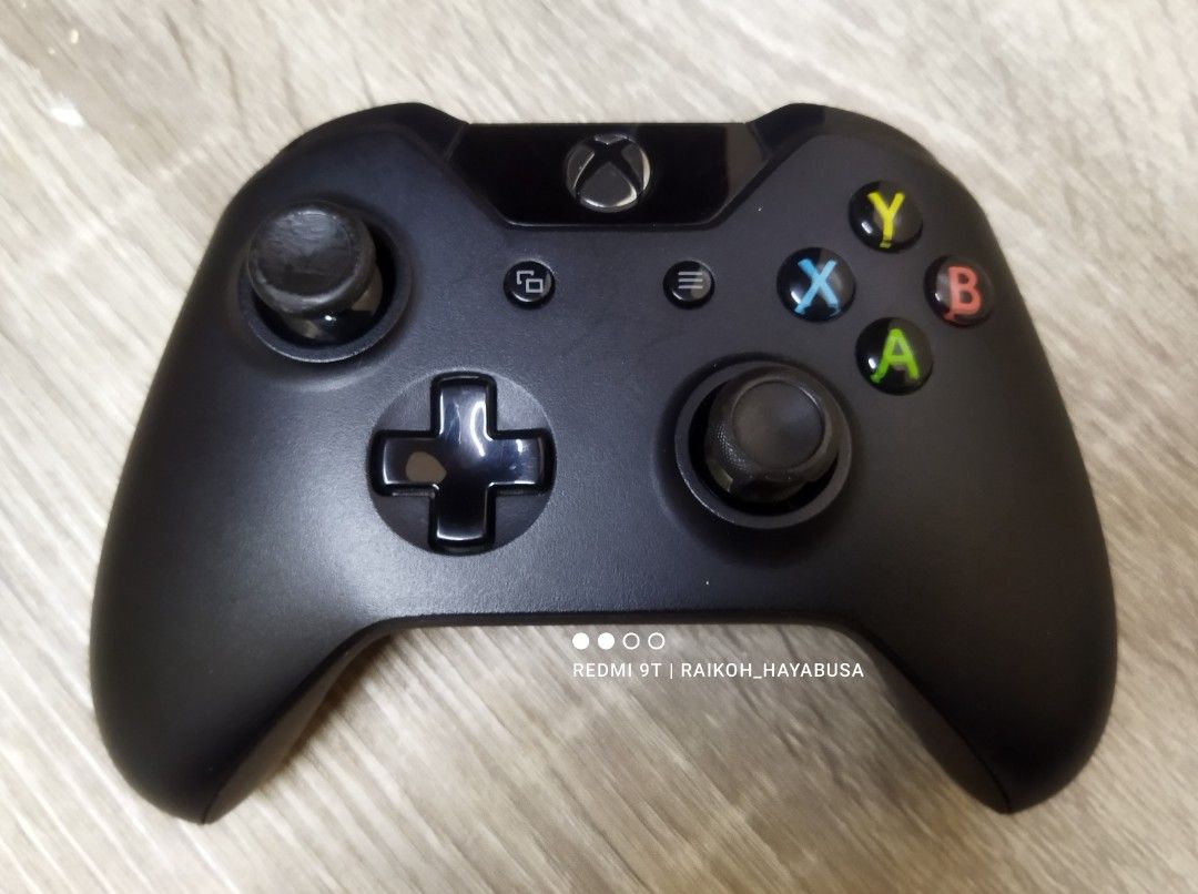 Xbox One Wireless Controller Model: 1537 (Category: Controllers) located in Dasmarinas. Submitted by nixx_hayabusa (Listing ID 1463533796, Image 1). Description: Xbox One Wireless Controller Model 1537 (Black) PRICE: 1,300 ✅ Testesd 100 Percent In Good Working Condition ✅ ALL Buttons Working And Crisp ✅ Analogs And DPads Have No Issues ✅ No Drifting On Analog Sticks ✅ Can Send Video Proof Of It Being Tested ✅ Slightly Negotiable For Sure Buyers C