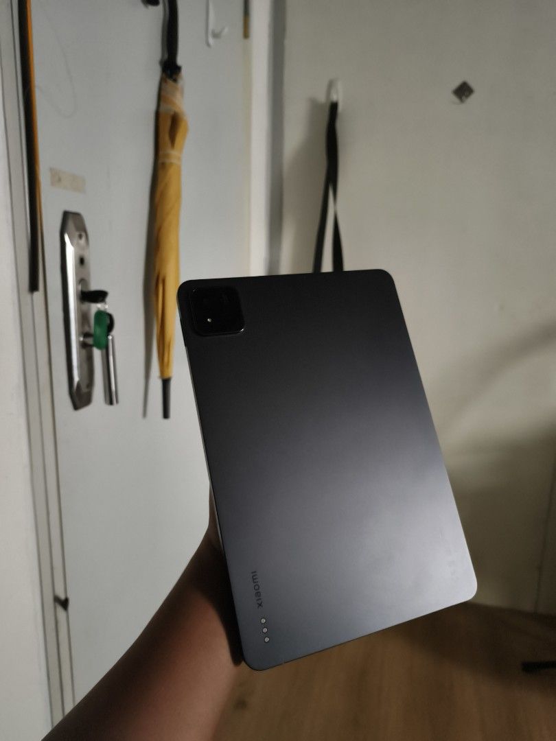 Xiaomi pad 7 8/256 black (Category: Android) located in Valenzuela. Submitted by mr.lloyd (Listing ID 1463484010, Image 3). Description: Selling my Xiaomi Pad 7 specs: Snapdragon 7+ Gen 3 8/256 144hz IPS 11.2 inch 2136 x 3200 res 8850mah 13mp rear cam 8mp front cam inclusion: everything from the box Xiaomi Pad 7/7 pro cover Gray others: only known issue is the powerbrick nag totoyo good for college students no visible scratches good for light tri