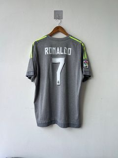 (Category: ) located in . Submitted by sundayfootballshirts (Listing ID 1463495589, Image 1). Description: .