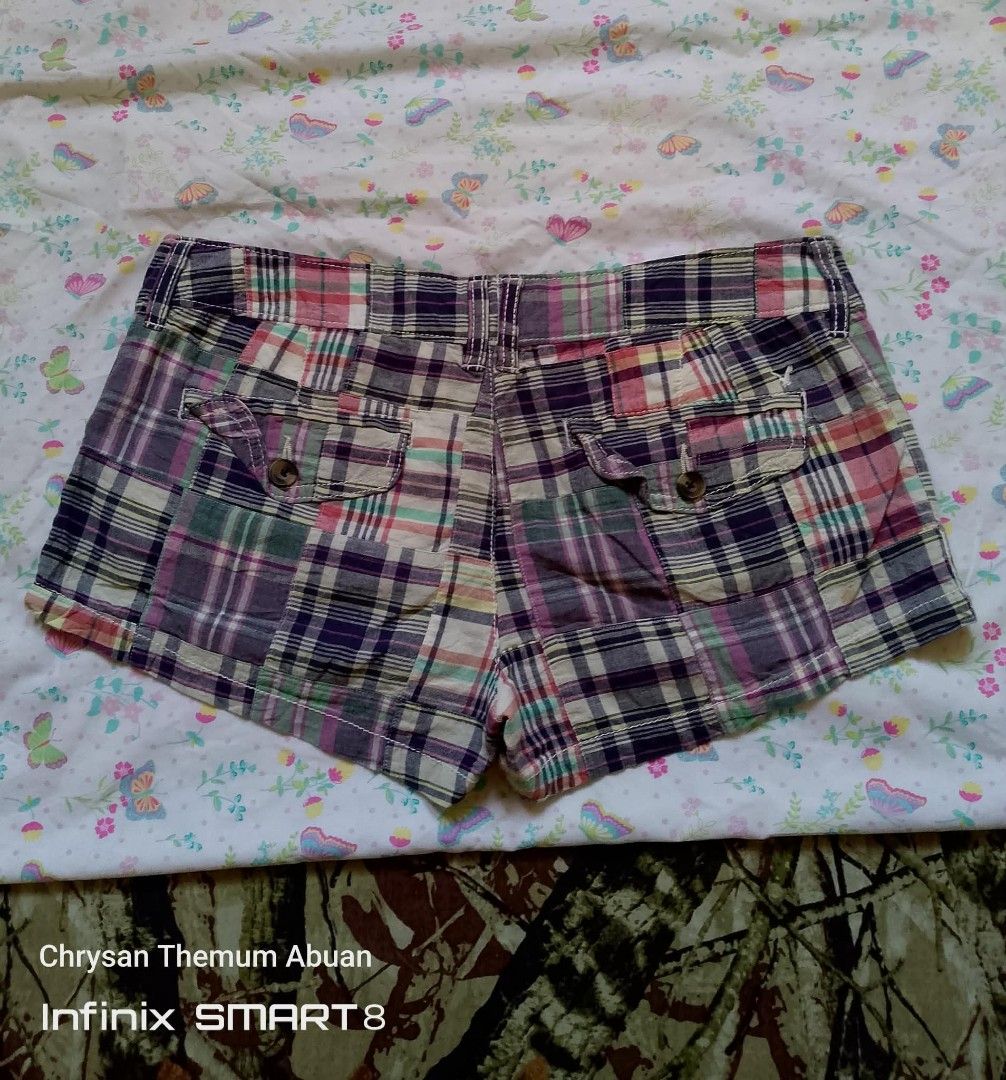 y2k American Eagle Outfitters Checkered patchwork micro shorts (Category: Shorts) located in Santa Cruz. Submitted by chrysan_025 (Listing ID 1463359845, Image 2). Description: what you see is what you get. pm for more details issue: washable stain size 2 on tag size 32" via tape measure.