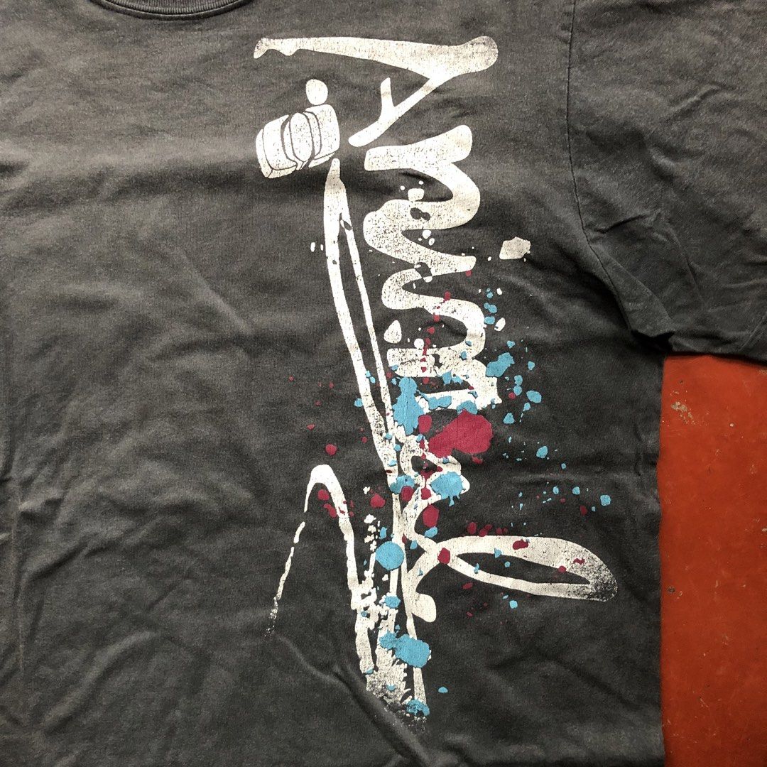 Y2K Animal Tee (Category: Tshirts & Polo Shirts ) located in Manila. Submitted by dopethrift.cat (Listing ID 1463398950, Image 3). Description: Dimension: Inches Width: 20" Length: 27" Sleeve: 10" mop: gcash ship: lalamove or jnt - Brand: Animal - Style: Y2K Graphic Tee - Color: Dark Grey - Size: Large (L) - Design: Vertical "Animal" graphic with paint splatters - Condition: Good, pre-loved - Perfect for a casual, retro look.