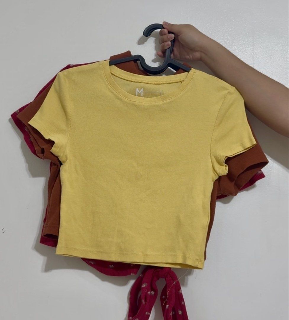 Yellow Crop Top (Category: Others Tops) located in Bagac. Submitted by danicruz_ (Listing ID 1463471844, Image 1). Description: - Yellow Crop Top - Size small to medium - Slightly used.