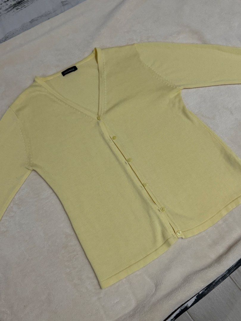Yellow Long Sleeves Top (Category: Others Tops) located in Bagac. Submitted by danicruz_ (Listing ID 1463475565, Image 1). Description: - Yellow Long Sleeve Top from Uranus - Size Extra Small to Small - Slightly used.