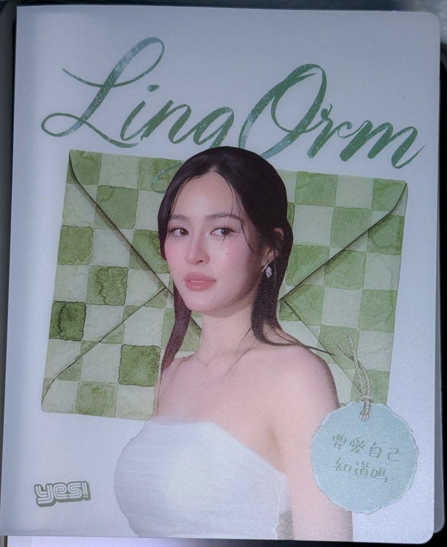 Yes系列 lingorm偶像4格卡簿相簿 （分類：其他周邊）位於 Hong Kong。 由 mentai 提交（商品編號 1463475817，圖片 1）。簡介： 面交 or SF到付。