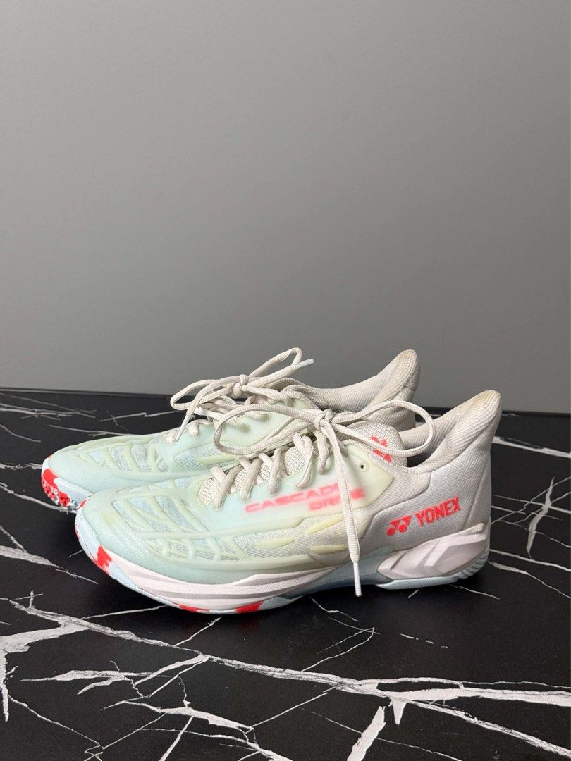 YONEX POWER CUSHION CASCADE DRIVE (Category: Sneakers) located in Guagua. Submitted by sweetboyy (Listing ID 1463466596, Image 2). Description: YONEX POWER CUSHION CASCADE DRIVE SIZE 7.5US/40EUR/25.5CM.