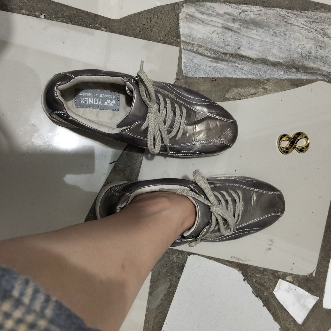 Yonex Walking Shoes (Category: Sneakers) located in El Salvador. Submitted by francheskaukayukay (Listing ID 1463336767, Image 3). Description: made in Japan.
