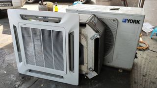 (Category: ) located in . Submitted by 2ndhand_aircond (Listing ID 1463421860, Image 1). Description: .