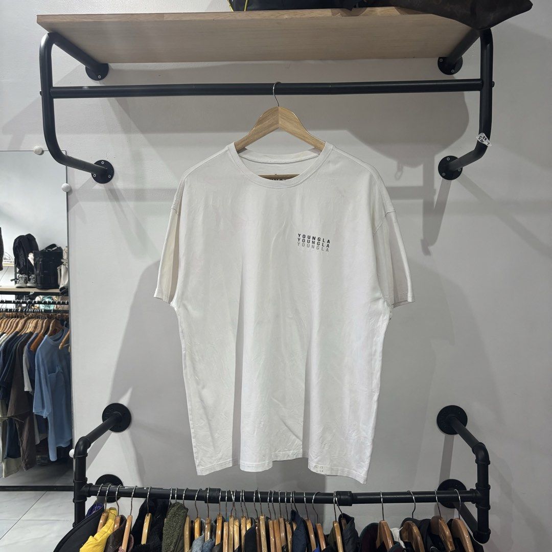 Youngla Mullet Shirt (Category: Formal Shirts) located in Bambang. Submitted by heats777 (Listing ID 1463486803, Image 2). Description: Excellent condition No issue Size: Large.