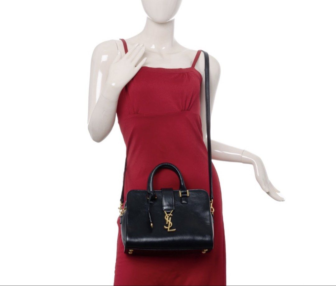 YSL Baby Cabas Black Monogram Bag (Category: Luxury Bags & Wallets) located in Taguig. Submitted by luxeinofficial (Listing ID 1463351935, Image 1). Description: YSL Baby Cabas Black Monogram Bag SKU: EVQEF9 Gender: Ladies Material: Calfskin leather Stamp: FLY568853Y032 Interior: One open pocket and one main compartment Measurements: 10.1”L X 5”W X 7.5”H Handle Drop: 3” Hardware: Gold tone Inclusions: Removable strap Detailed Item Description: Th