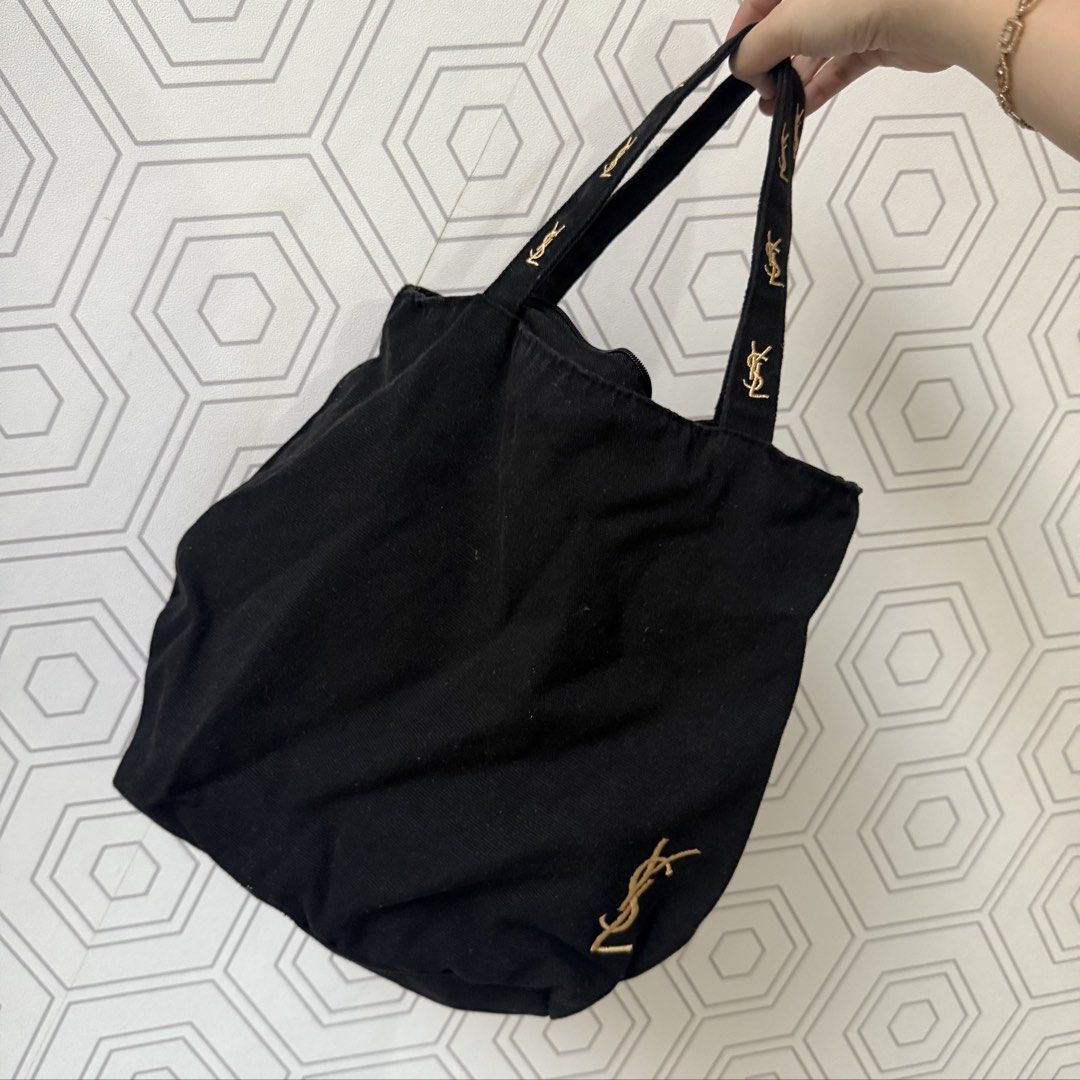 Ysl Beaute Black Gold Tote Bag (Category: Tote Bags) located in Marikina City. Submitted by lovegoeson (Listing ID 1463403643, Image 1). Description: .