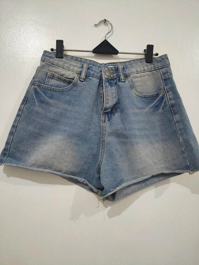 Zalora A-Line Denim Shorts (Category: Shorts) located in Quezon City. Submitted by maxsab (Listing ID 1463494993, Image 1). Description: - High waist cut - Denim wash .