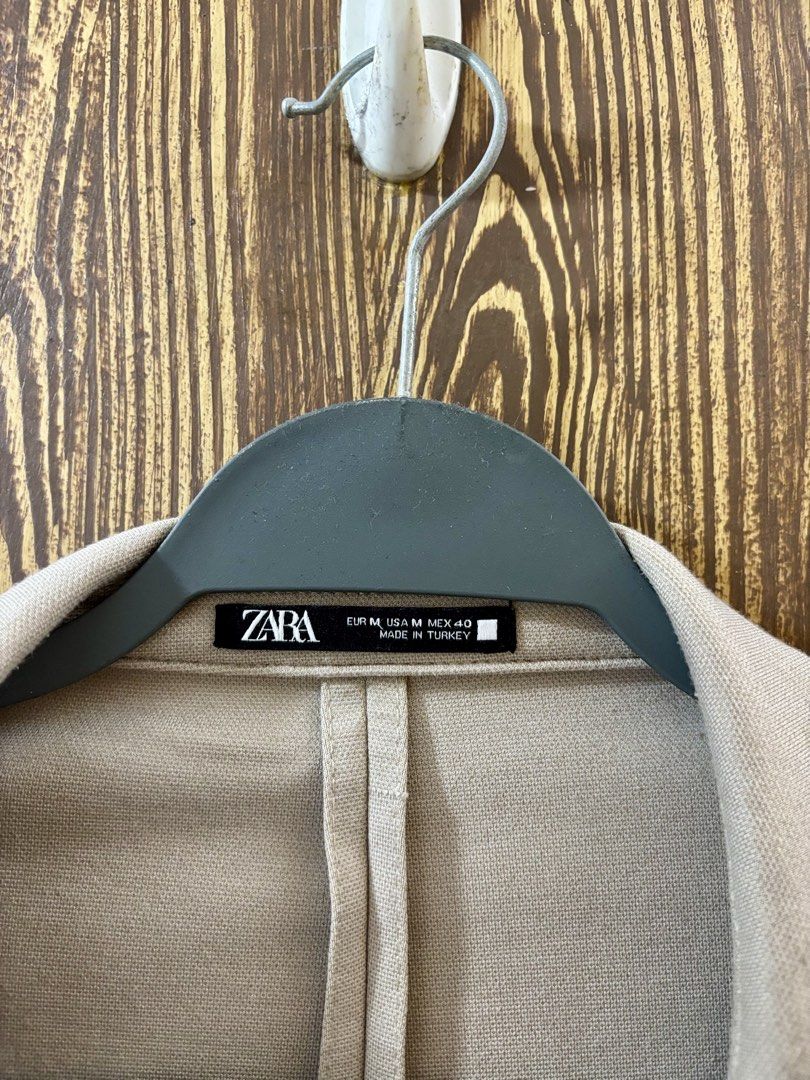 ZARA Beige Blazer (Category: Coats, Jackets and Outerwear) located in Makati City. Submitted by closet_by_mka (Listing ID 1463518406, Image 2). Description: ZARA Beige Blazer ✨ Only worn a few times — super good condition! Such a classic and versatile piece 🤎 Perfect for making any outfit look a little more polished without trying too hard. Sad to let this go but hoping it finds a new home! • Classic blazer cut • Notched lapel • Front pockets • 