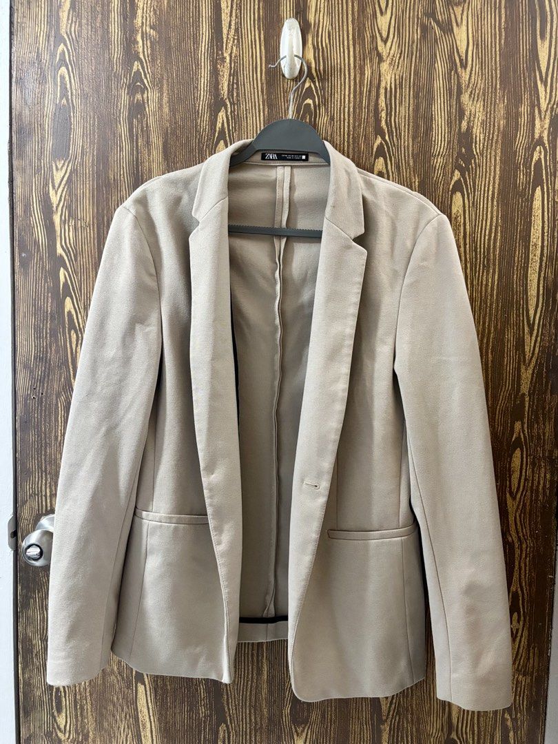 ZARA Beige Blazer (Category: Coats, Jackets and Outerwear) located in Makati City. Submitted by closet_by_mka (Listing ID 1463518406, Image 1). Description: ZARA Beige Blazer ✨ Only worn a few times — super good condition! Such a classic and versatile piece 🤎 Perfect for making any outfit look a little more polished without trying too hard. Sad to let this go but hoping it finds a new home! • Classic blazer cut • Notched lapel • Front pockets • 